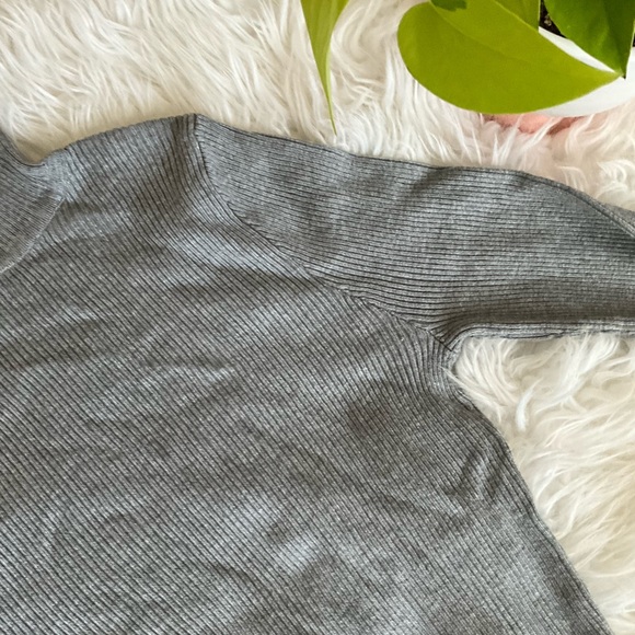 Grey sweater dress - Picture 2 of 4